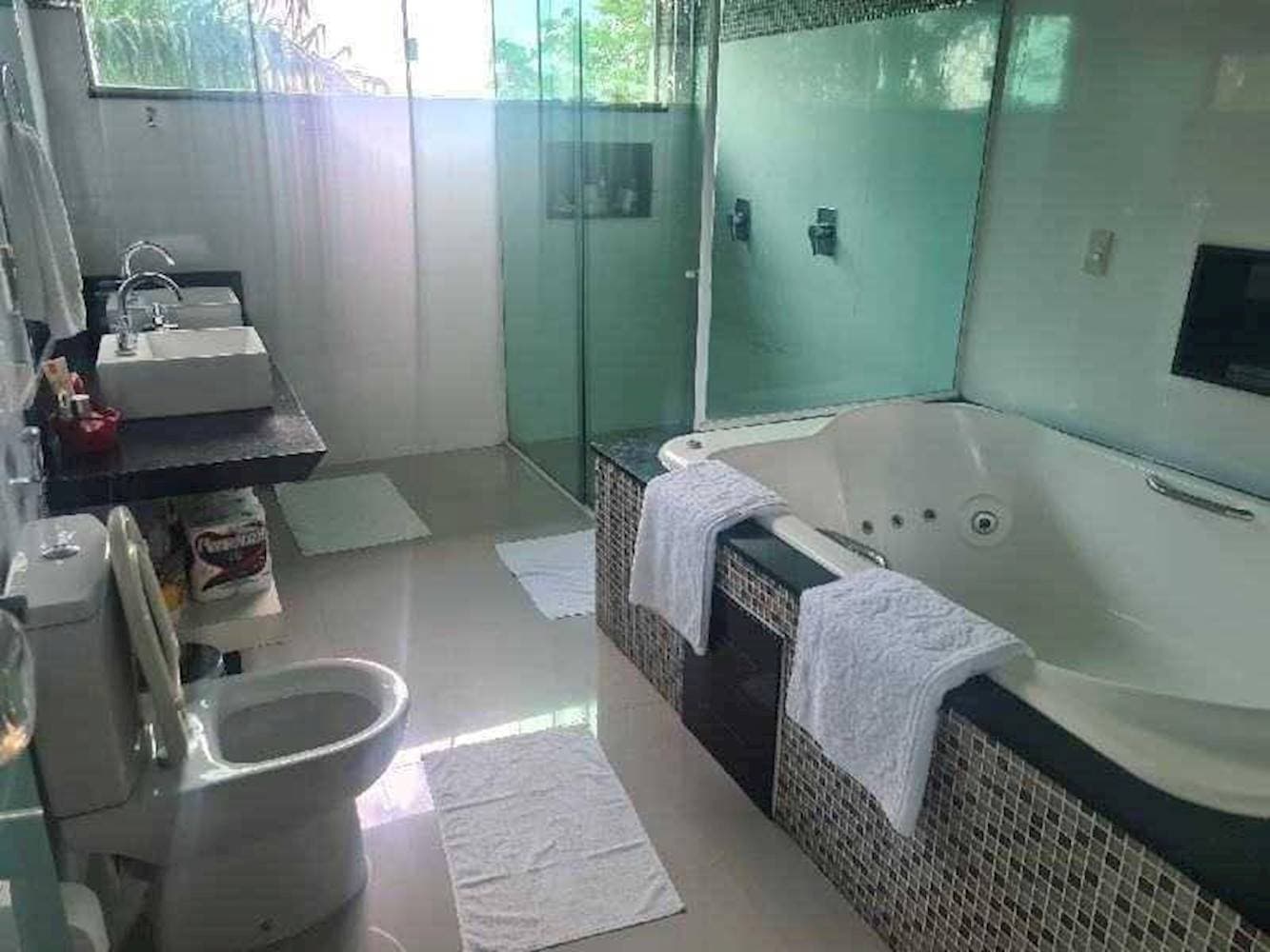 Foto 16 de 60: Casa em leilão em Goiânia - GO — Casa no Condomínio Do Lago I - Goiânia/GO