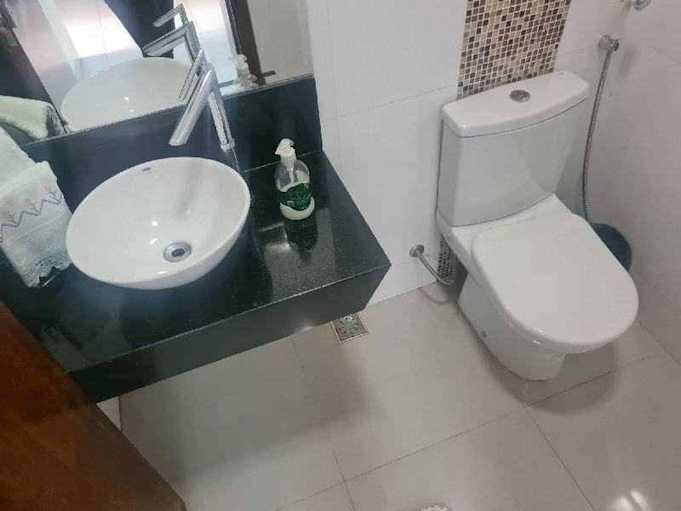 Foto 35 de 60: Casa em leilão em Goiânia - GO — Casa no Condomínio Do Lago I - Goiânia/GO