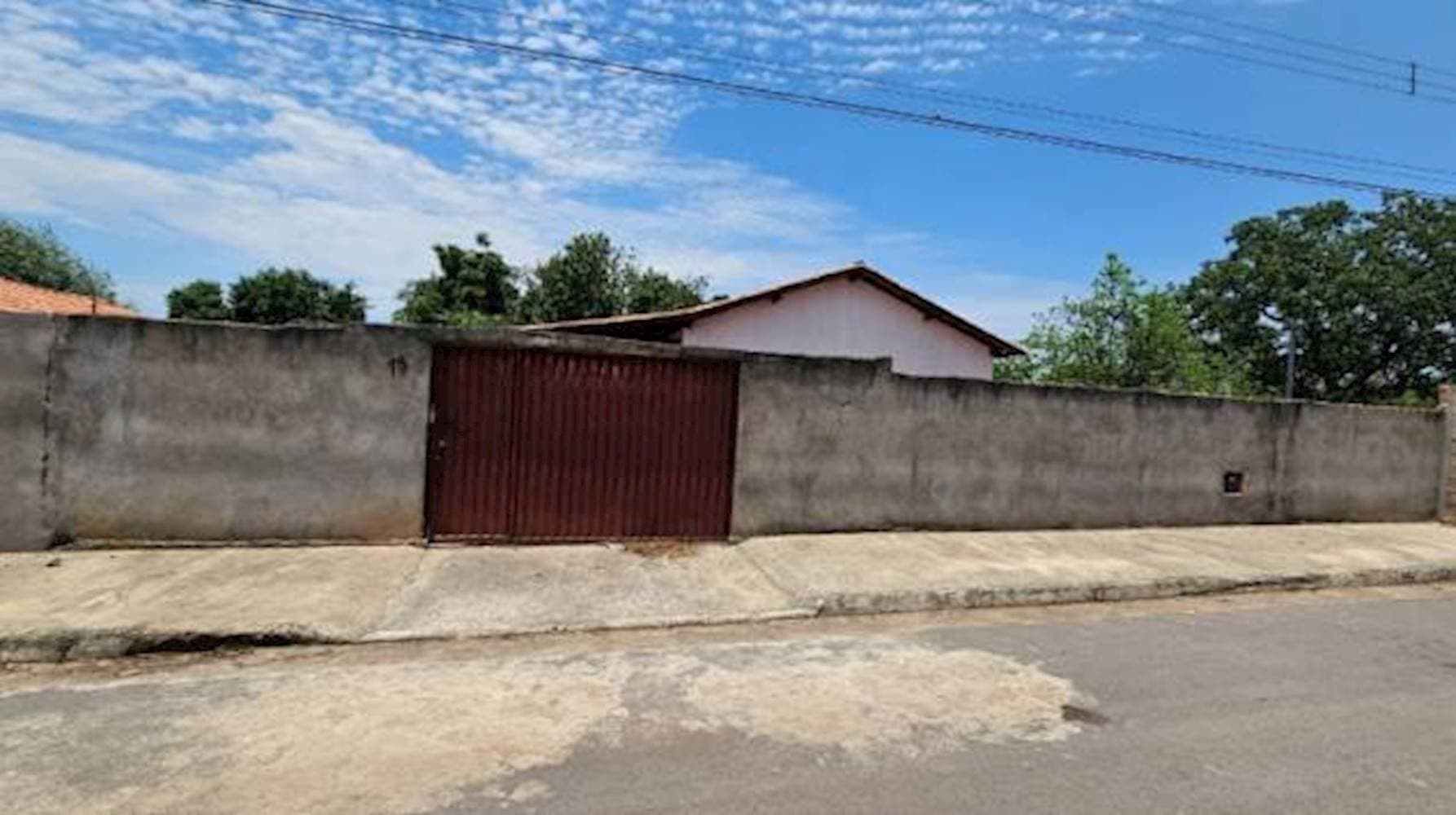 Foto 2 de 17: Casa em leilão em Urucuia - MG — Casa no Centro - Urucuia/MG