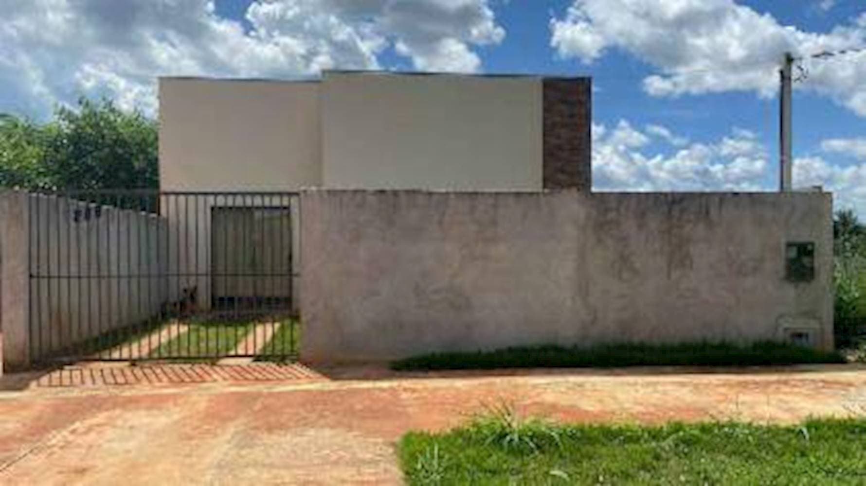 Foto 3 de 3: Casa em leilão em Sinop - MT — Casa no Jardim Viena em Sinop/MT