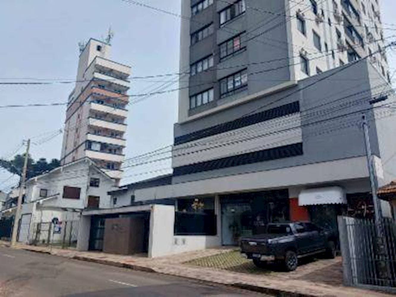 Foto 1 de 10: Apartamento em leilão em Passo Fundo - RS — Apartamento no Edifício Villa Lobos - Centro - Passo Fundo/RS