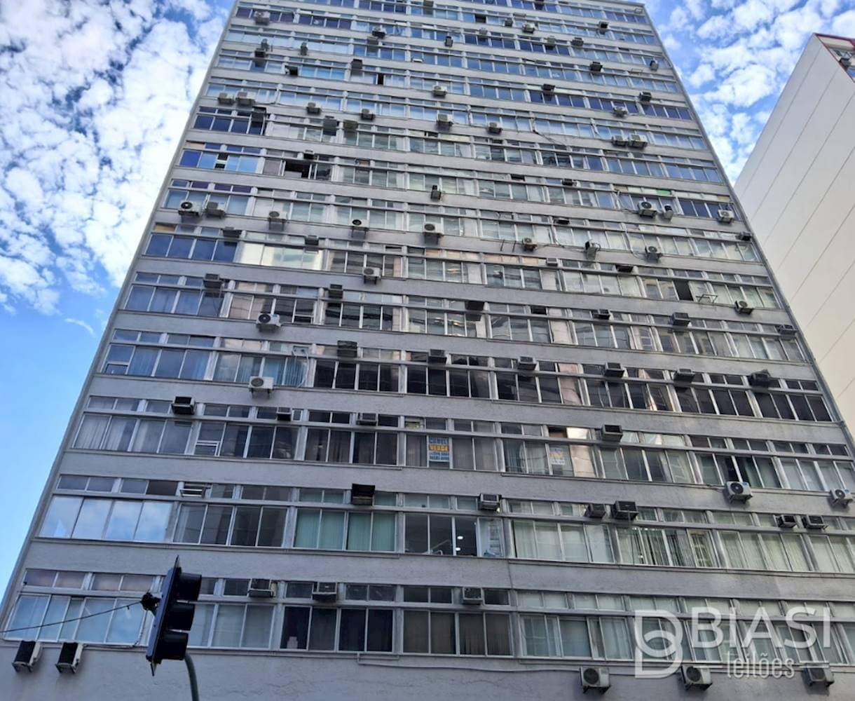 Foto 1 de 10: Terreno em leilão em Rio de Janeiro - RJ — 04 Salas Comerciais no “Edifício Auto Parque Guanabara” – Centro – Rio de Janeiro/RJ
