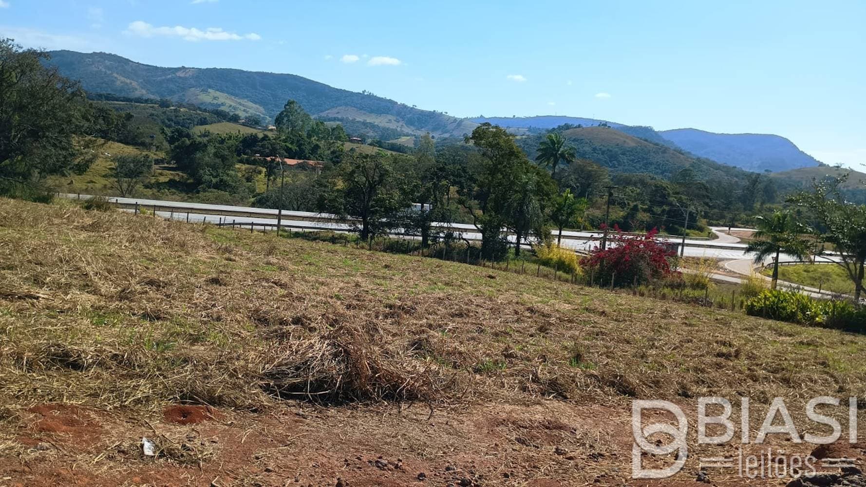 Foto 4 de 12: Terreno em leilão em Carmópolis de Minas - MG — Terreno em Carmópolis de Minas/MG | Lote 1-B | 3.745,42 m²