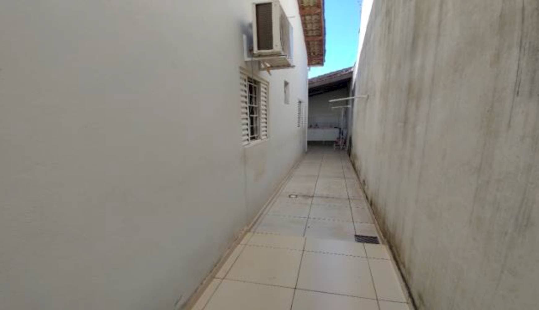 Foto 6 de 23: Casa em leilão em Araguari - MG — Casa no Conjunto Ouro Verde em Araguari/MG