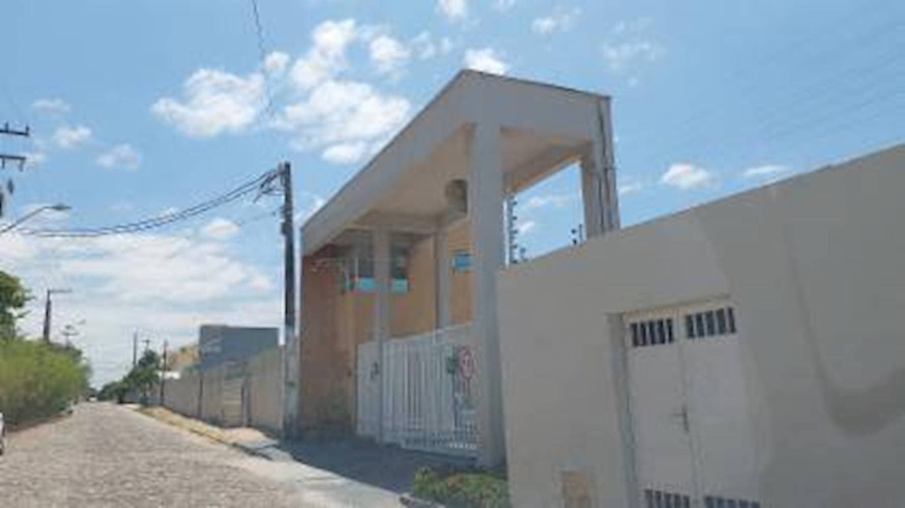 Foto 2 de 5: Apartamento em leilão em Eusébio - CE — Apatamento em Lagoinha - Eusébio/CE