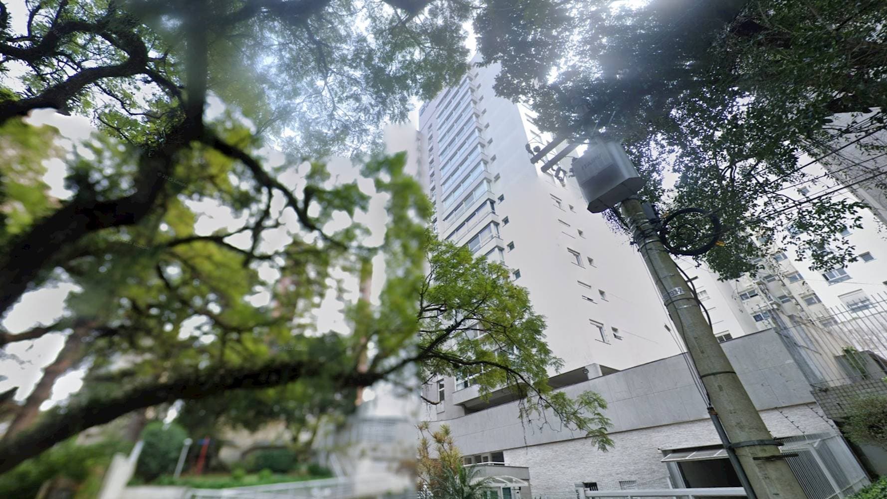 Foto 4 de 6: Apartamento em leilão em Porto Alegre - RS — Apartamento no "Edifício  Residencial Refuge" - Petrópolis - Porto Alegre/RS