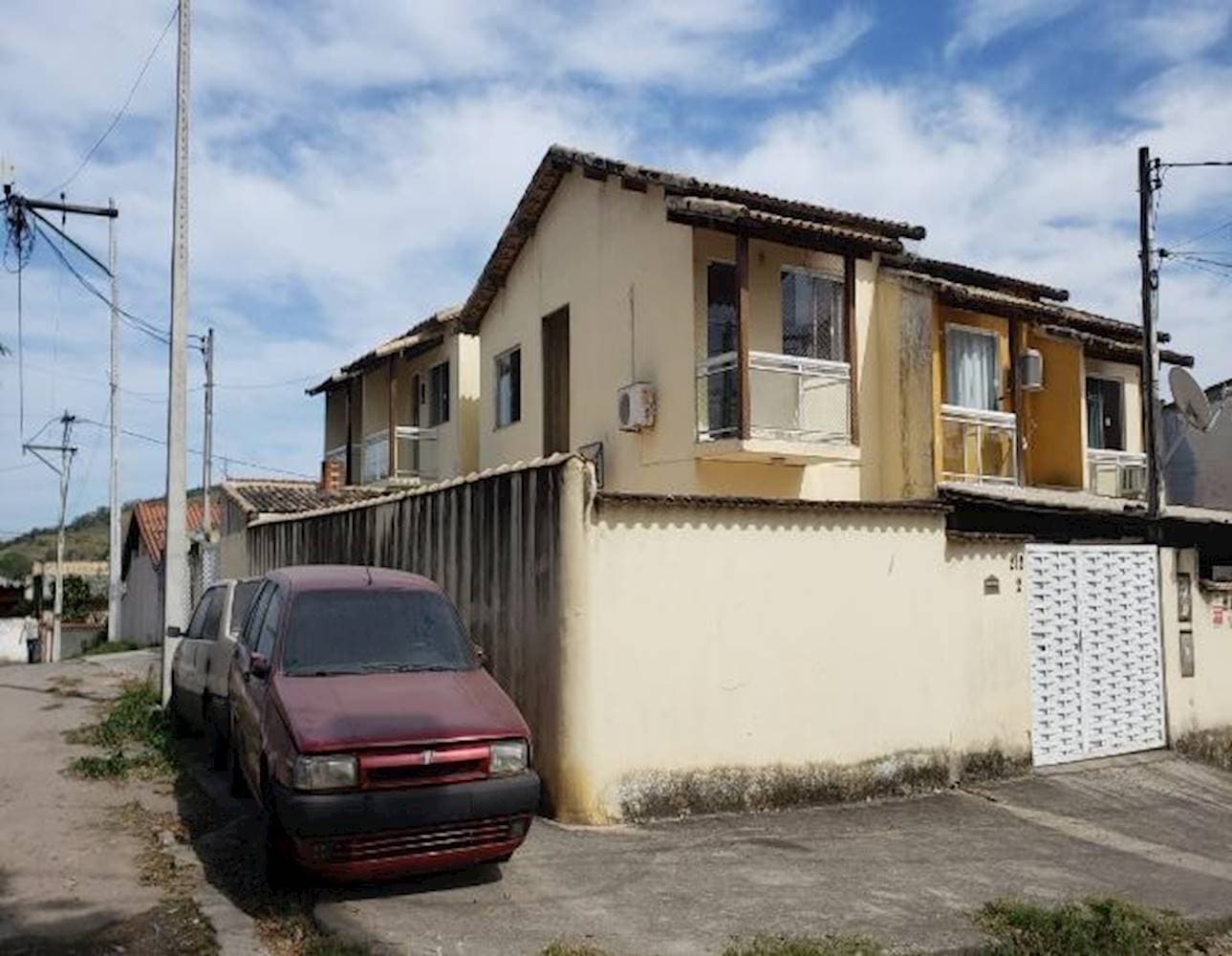 Foto 3 de 9: Casa em leilão em São Gonçalo - RJ — Casa de Condomínio - Tiradentes - São Gonçalo/RJ