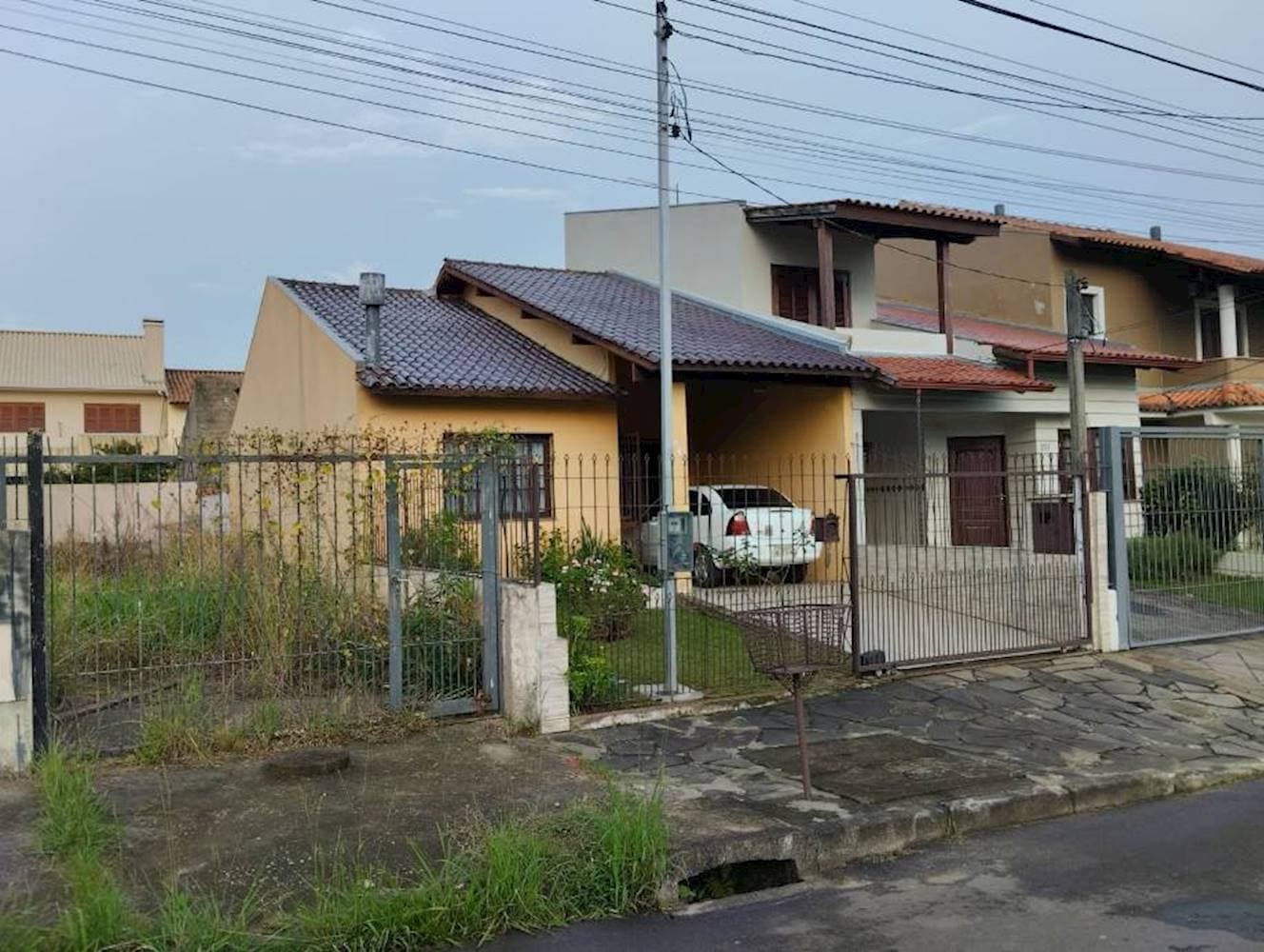 Foto 2 de 18: Casa em leilão em Porto Alegre - RS — Casa em Hípica - Porto Alegre/RS