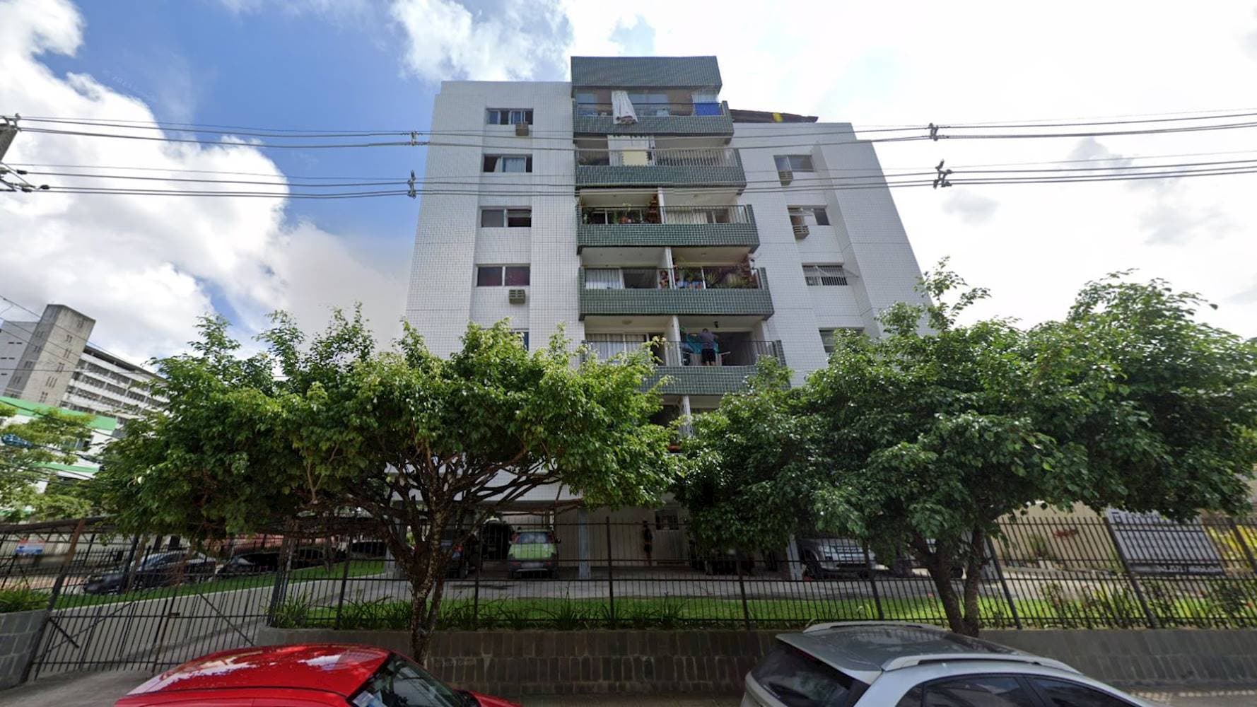 Foto 1 de 5: Apartamento em leilão em Recife - PE — Apartamento no "Edifício Antibes" -  Várzea - Recife/PE