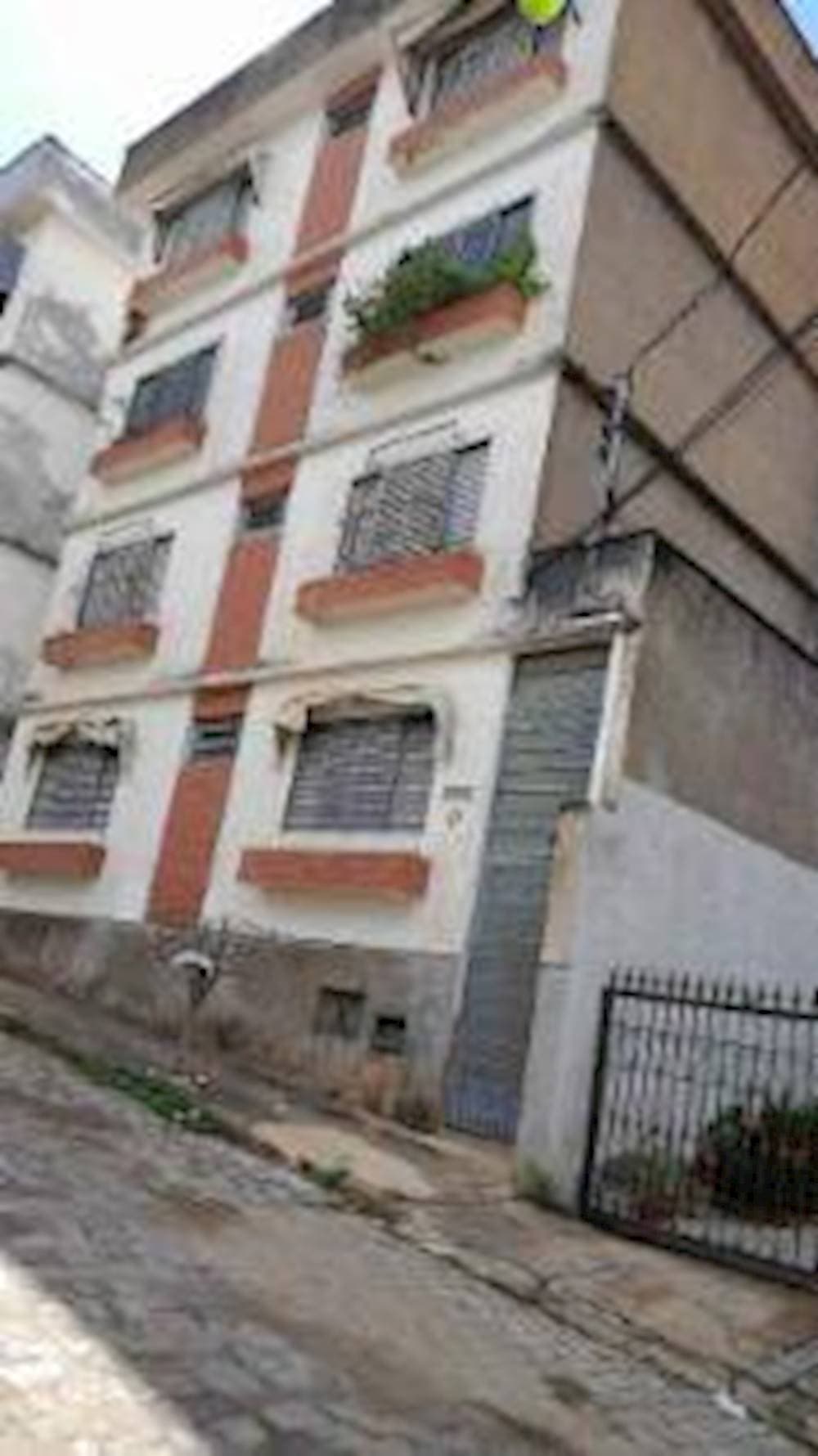 Foto 3 de 3: Apartamento em leilão em Leopoldina - MG — Apartamento no "Edifício Dr. José Nazareno" - Centro - Leopoldina/MG