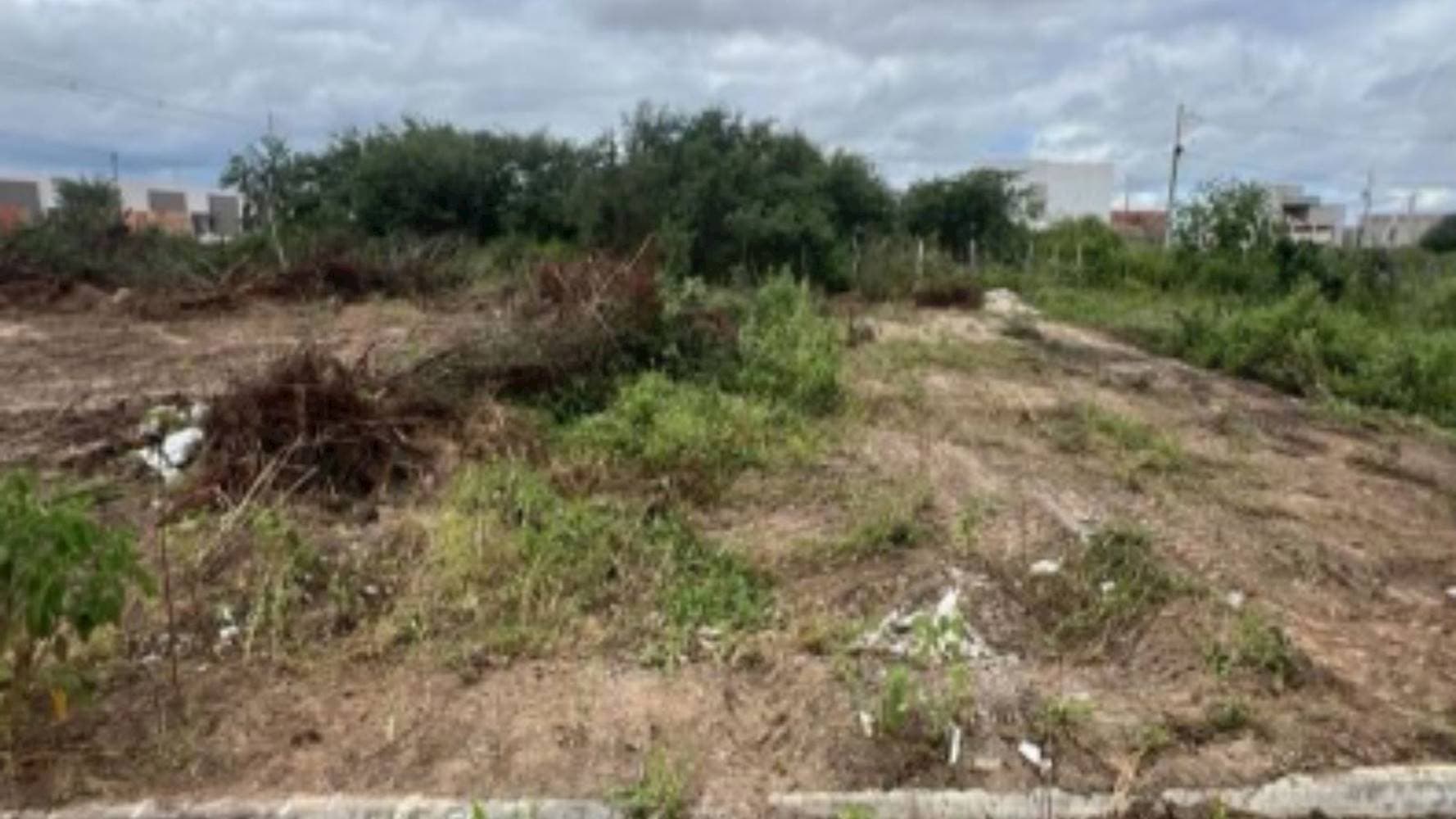 Foto 1 de 3: Terreno em leilão em Feira De Santana - BA — Terreno no Loteamento Veredas Feira de Santana -  Registro - Feira de Santana/BA