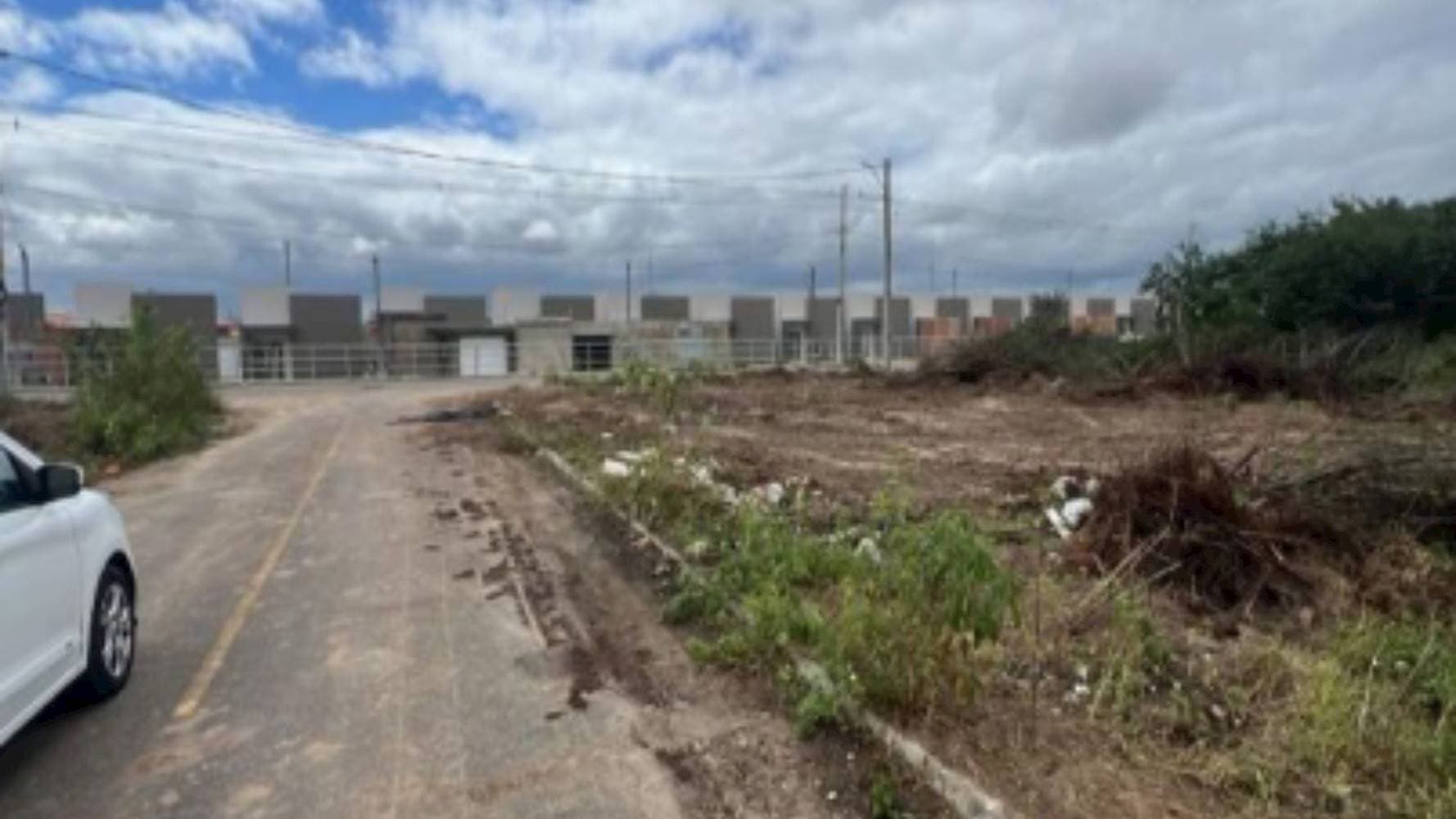 Foto 3 de 3: Terreno em leilão em Feira De Santana - BA — Terreno no Loteamento Veredas Feira de Santana -  Registro - Feira de Santana/BA
