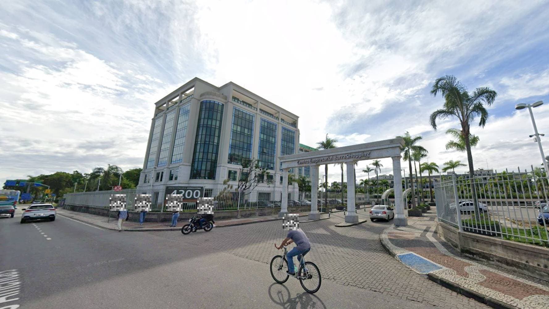 Foto 2 de 6: Comercial em leilão em Rio De Janeiro - RJ — Loja no "Centro Empresarial Barra Shopping" -  Barra da Tijuca - Rio de Janeiro/RJ