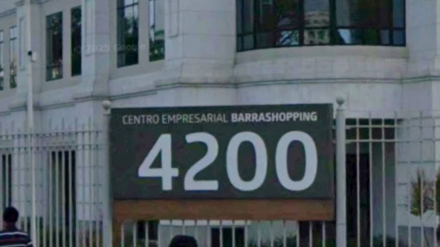 Foto 3 de 6: Comercial em leilão em Rio De Janeiro - RJ — Loja no "Centro Empresarial Barra Shopping" -  Barra da Tijuca - Rio de Janeiro/RJ