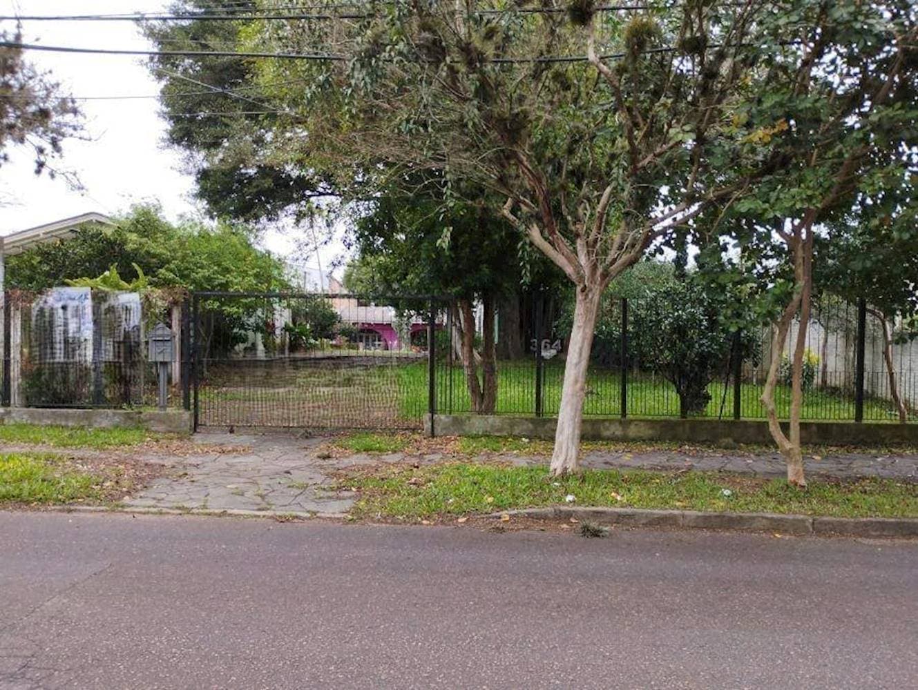 Foto 2 de 4: Casa em leilão em Porto Alegre - RS — Casa em Cavalhada - Porto Alegre/RS