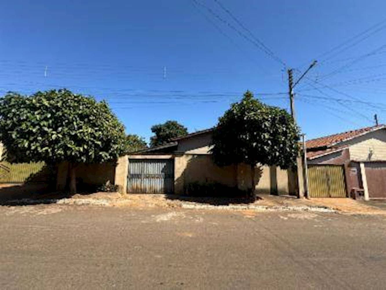 Foto 1 de 15: Casa em leilão em Palmeiras De Goiás - GO — Casa na Vila Resio - Palmeiras De Goiás/GO