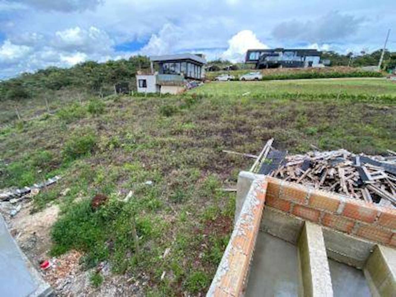 Foto 5 de 7: Terreno em leilão em Nova Lima - MG — Terreno no Balneário Agua Limpa - Nova Lima/MG