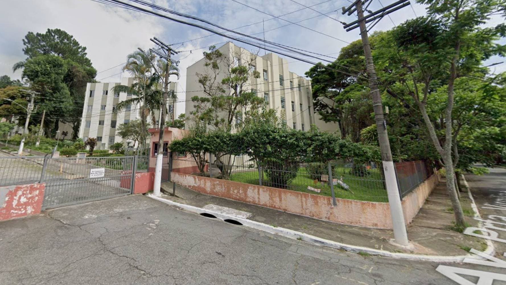Foto 1 de 4: Apartamento em leilão em São Paulo - SP — Apartamento no "Edifício Jasmin"- Barro Branco - São Paulo/SP
