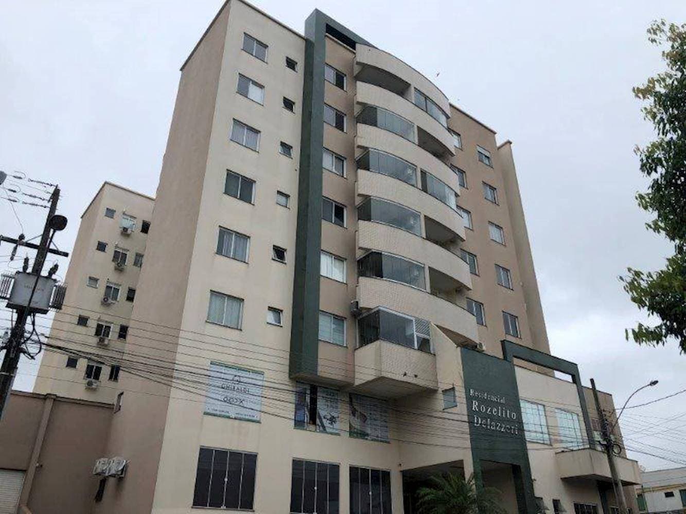 Foto 1 de 14: Comercial em leilão em Realeza - PR — Sala Comercial no Centro de Realeza/PR