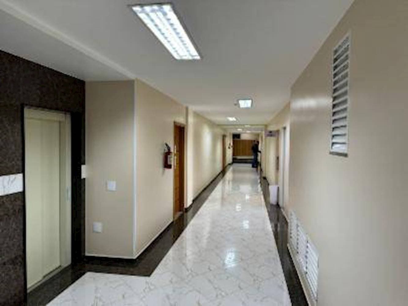 Foto 6 de 14: Comercial em leilão em Realeza - PR — Sala Comercial no Centro de Realeza/PR