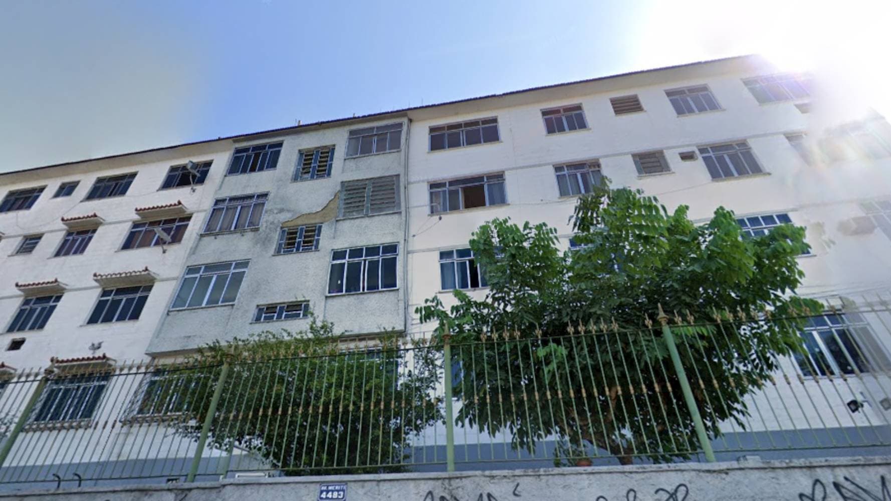 Foto 2 de 5: Apartamento em leilão em Rio De Janeiro - RJ — Apartamento no " Condomínio Edifício Bandeirantes" - Parada de Lucas - Rio de Janeiro/RJ