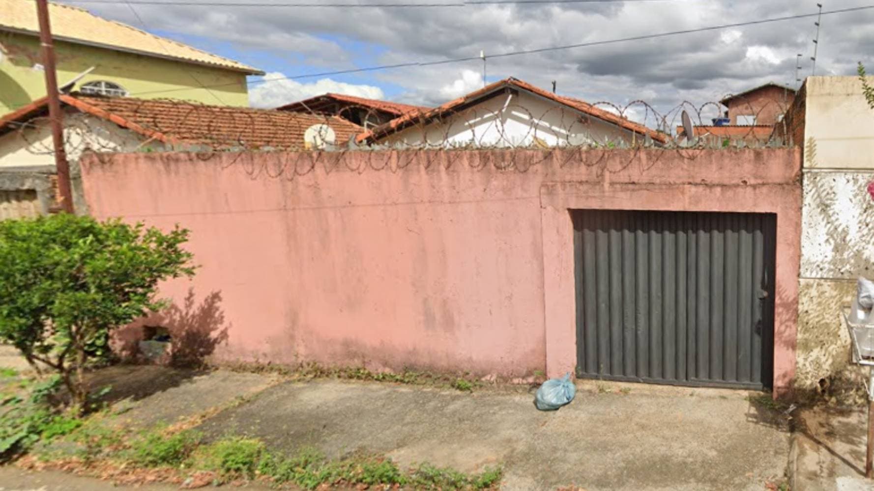 Foto 2 de 6: Casa em leilão em Montes Claros - MG — Casa no Conjunto José Carlos - Montes Claros/MG