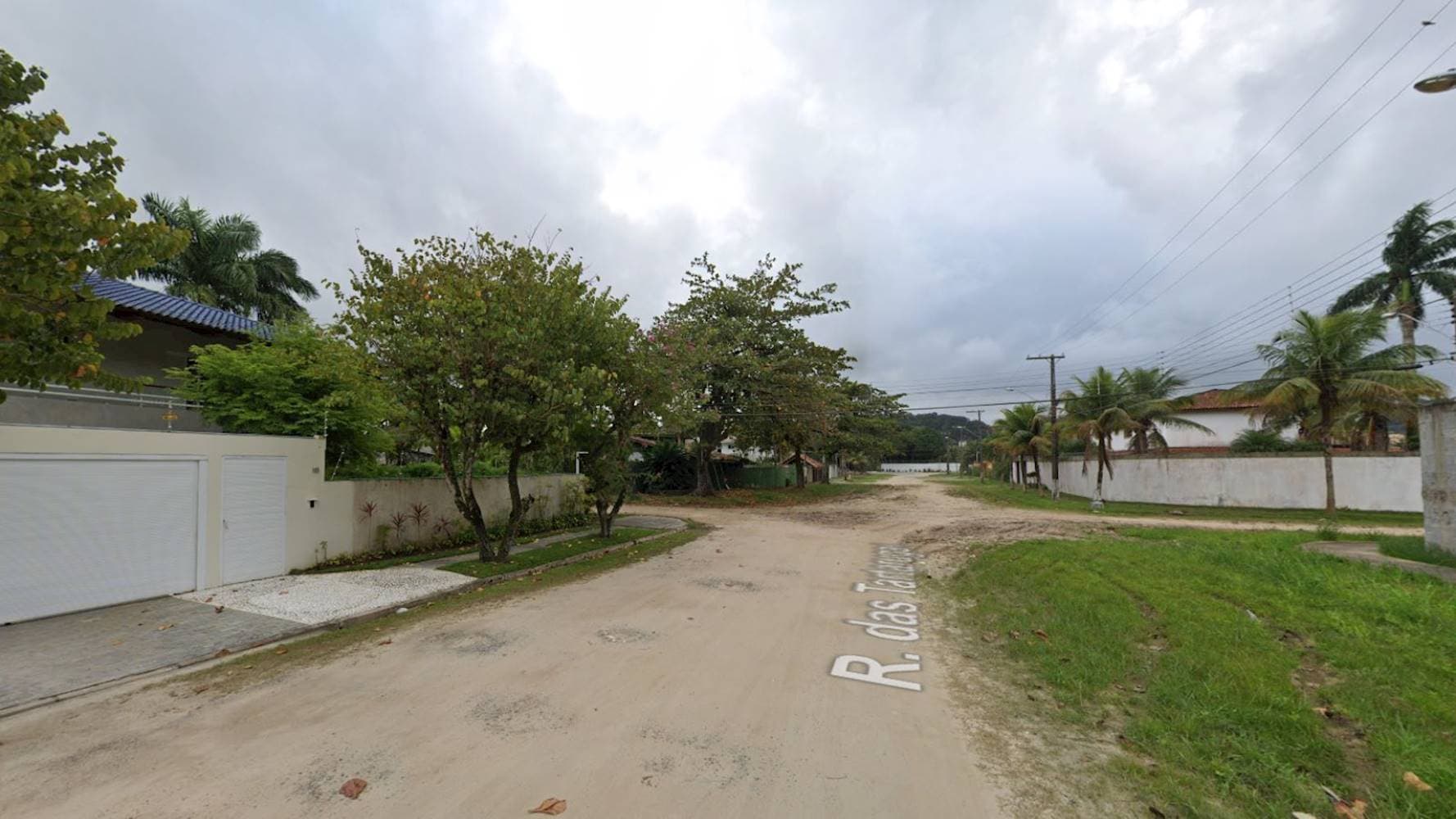 Foto 4 de 5: Casa em leilão em Guarujá - SP — Casa em Balneário Praia do Pernambuco - Guarujá/SP