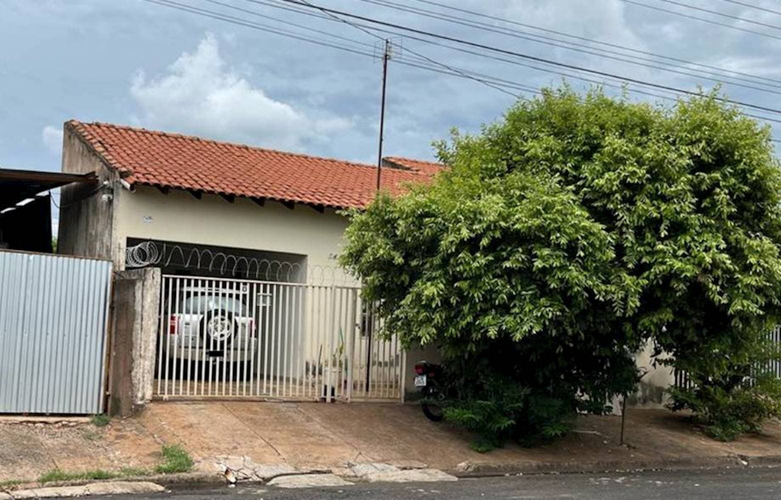 Foto 1 de 20: Casa em leilão em Votuporanga - SP — Casa em  Pozzobon - Votuporanga/SP