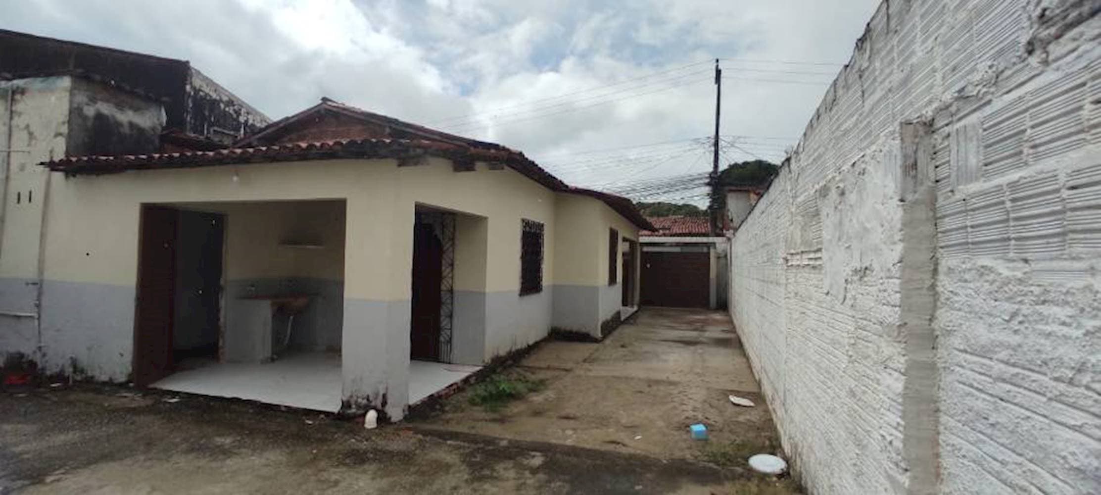 Foto 3 de 15: Casa em leilão em Fortaleza - CE — Casa em Guajeru - Fortaleza/CE