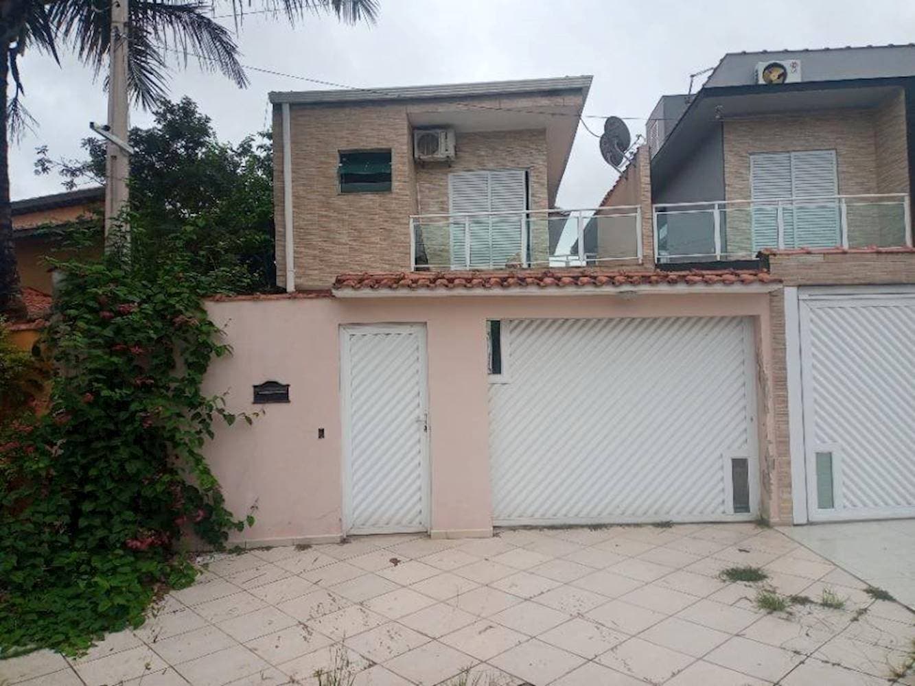 Foto 1 de 14: Casa em leilão em Peruíbe - SP — Casa no Jardim Ribamar em Peruíbe/SP