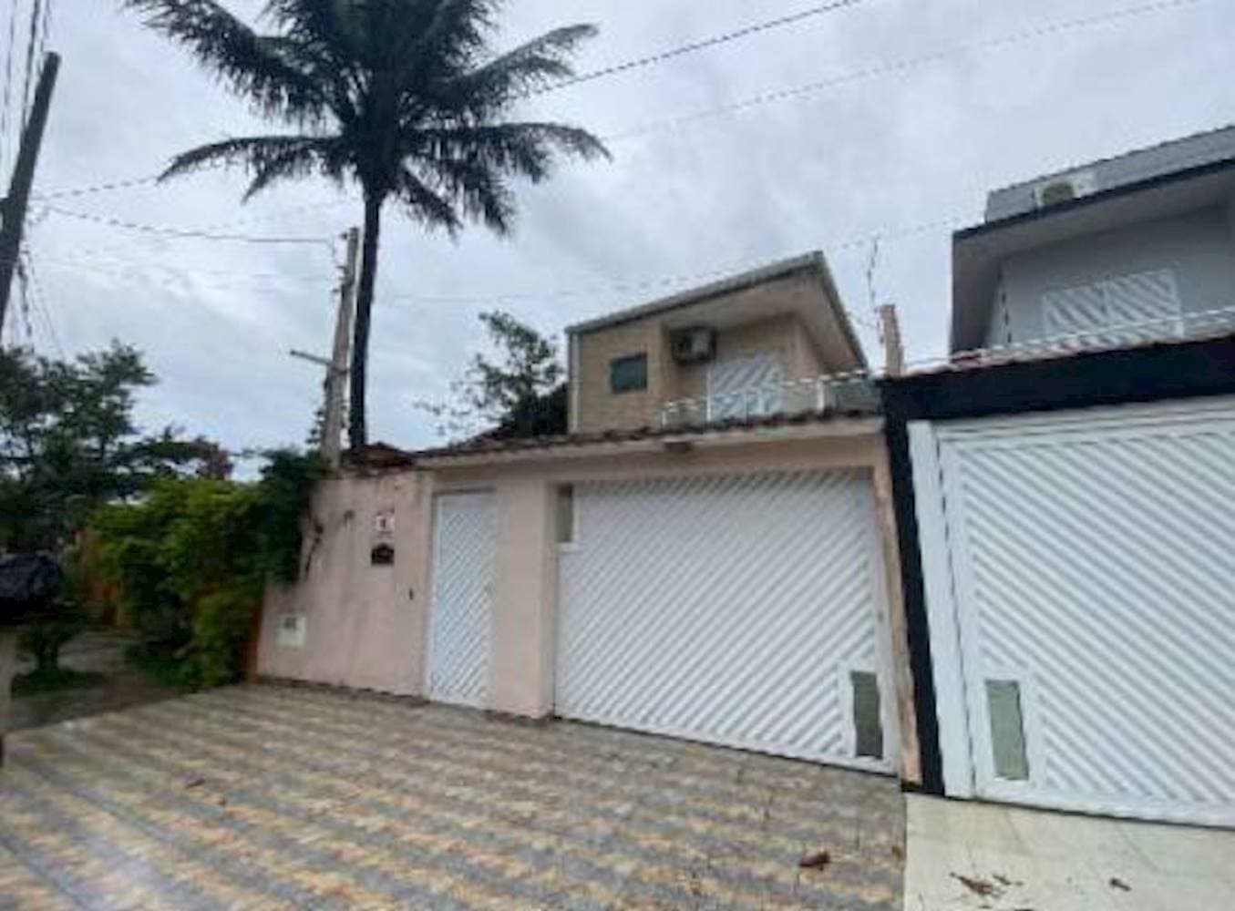 Foto 2 de 14: Casa em leilão em Peruíbe - SP — Casa no Jardim Ribamar em Peruíbe/SP