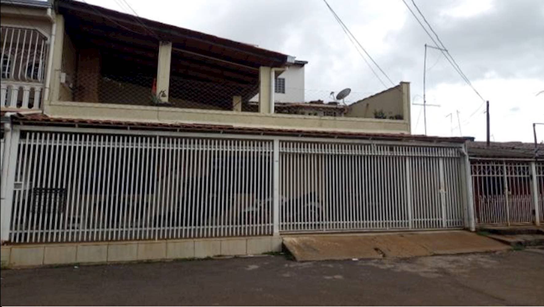 Foto 1 de 20: Casa em leilão em Brasília - DF — Casa em Ceilândia - Brasília/DF