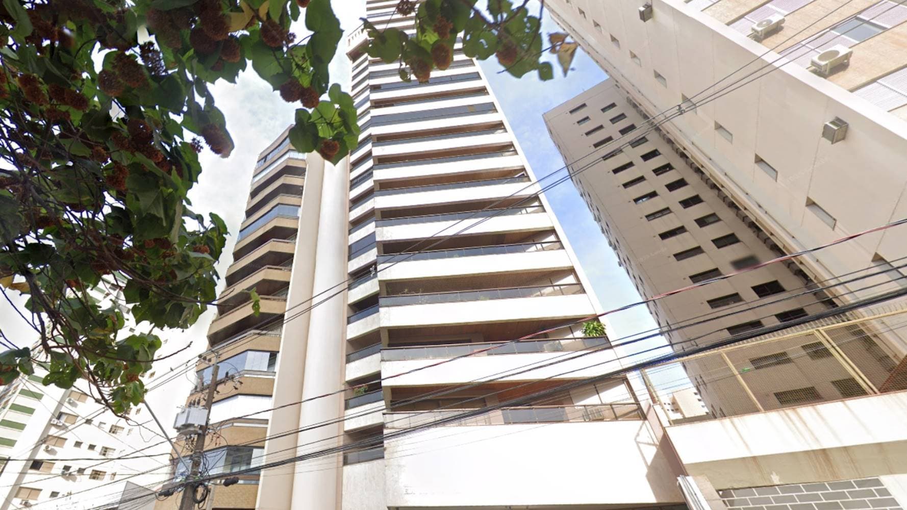 Foto 6 de 8: Apartamento em leilão em Londrina - PR — Apartamento no "Condomínio Edifício Imperatriz" - Centro - Londrina/PR