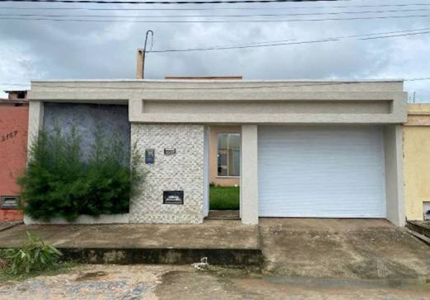 Foto 1 de 16: Casa em leilão em Camocim - CE — Casa na Cidade Com Deus - Camocim/CE