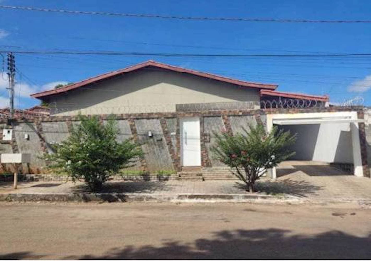 Foto 1 de 19: Casa em leilão em Edéia - GO — Casa no Setor Alegrete - Edéia/GO