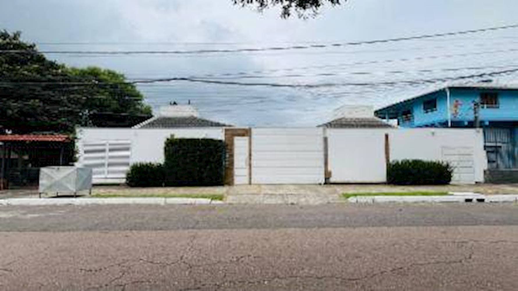 Foto 1 de 17: Casa em leilão em Canoas - RS — Casa no Residencial Gois em Mathias Velho - Canoas/RS