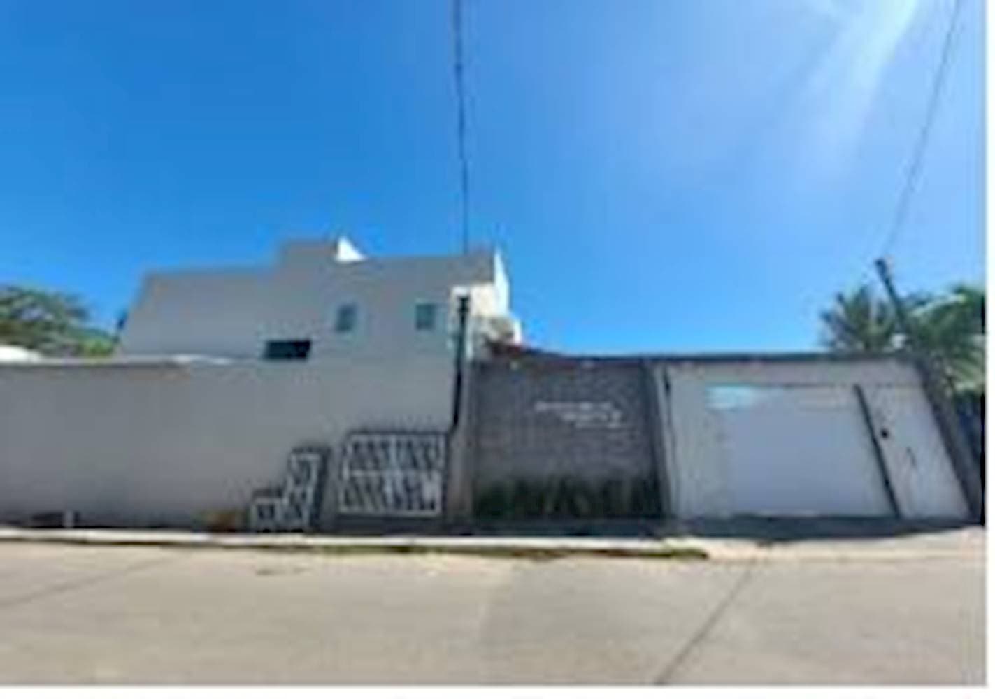 Foto 2 de 3: Casa em leilão em Lauro De Freitas - BA — Casa em Condomínio no Recreio Ipitanga - Lauro De Freitas/BA