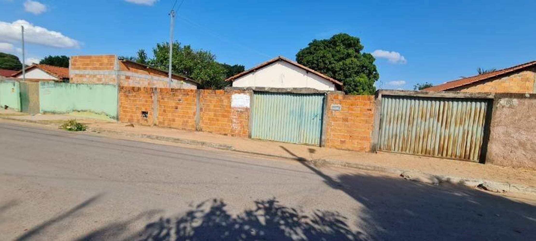 Foto 1 de 14: Casa em leilão em Urucuia - MG — Casa em Rutilante - Urucuia/MG