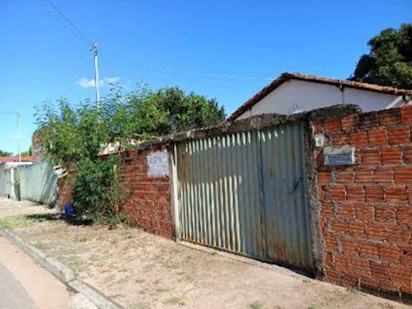Foto 4 de 14: Casa em leilão em Urucuia - MG — Casa em Rutilante - Urucuia/MG
