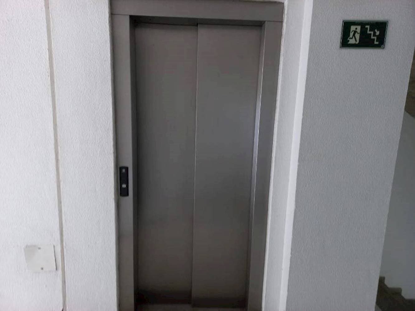 Foto 4 de 13: Apartamento em leilão em Ipojuca - PE — Apartamento no "Edifício Mar e Sol" - Merepe - Ipojuca/PE