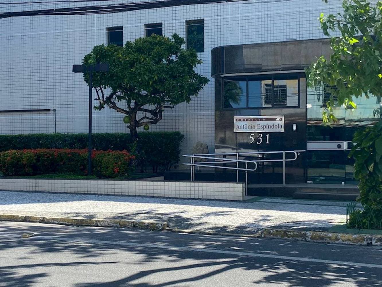 Foto 1 de 4: Apartamento em leilão em Recife - PE — Apartamento no "Edificio Antonio Espinola"  - Encruzilhada - Recife/PE