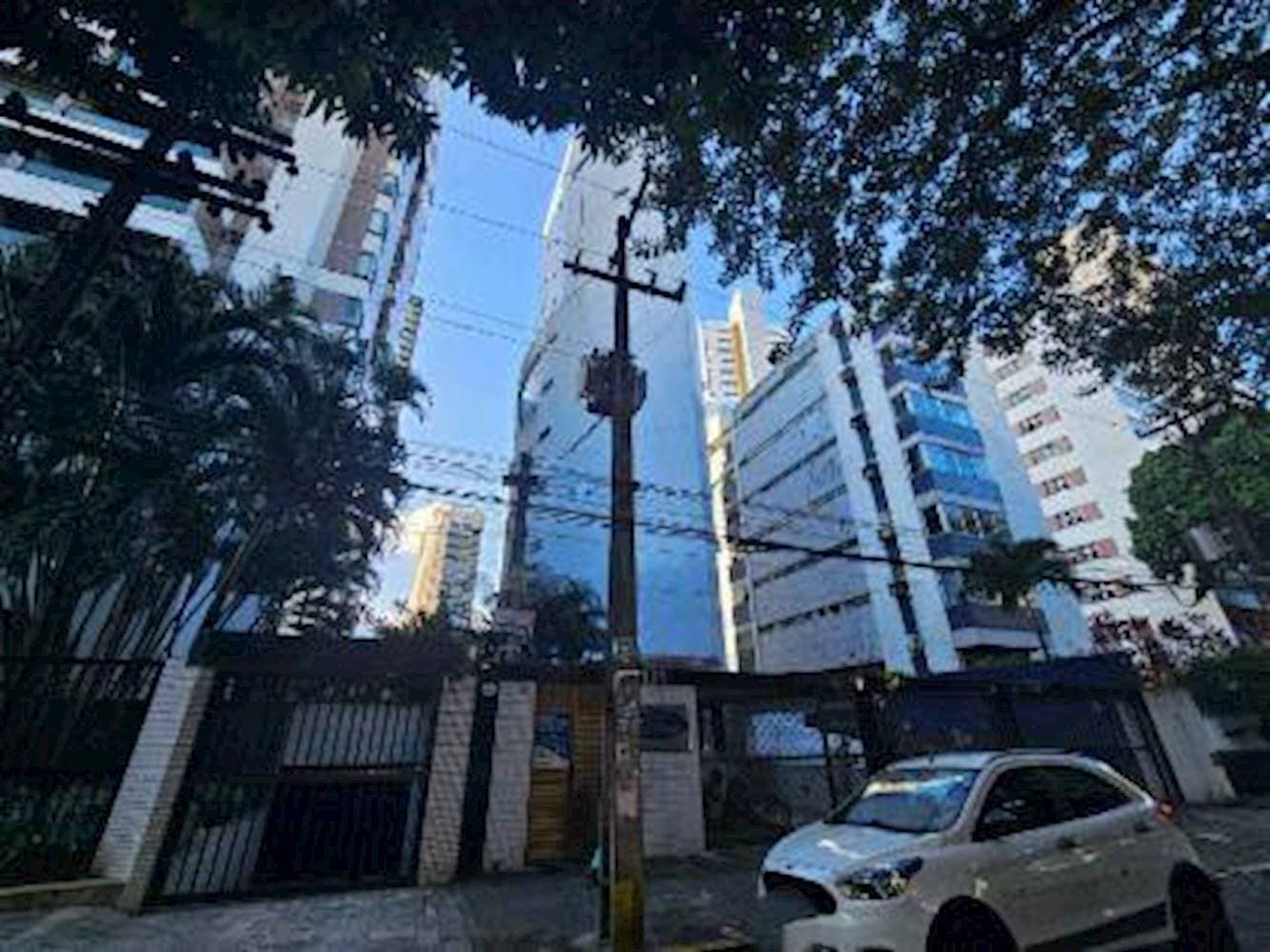 Foto 1 de 3: Apartamento em leilão em Recife - PE — Apartamento no "Edifício Puerto Bilbao"  - Jaqueira - Recife/PE