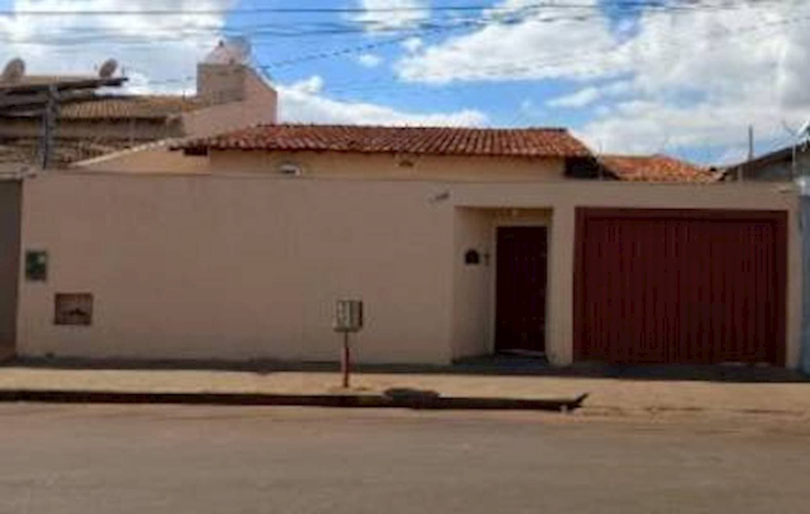 Foto 1 de 14: Casa em leilão em Frutal - MG — Casa em Ipê-amarelo - Frutal/MG