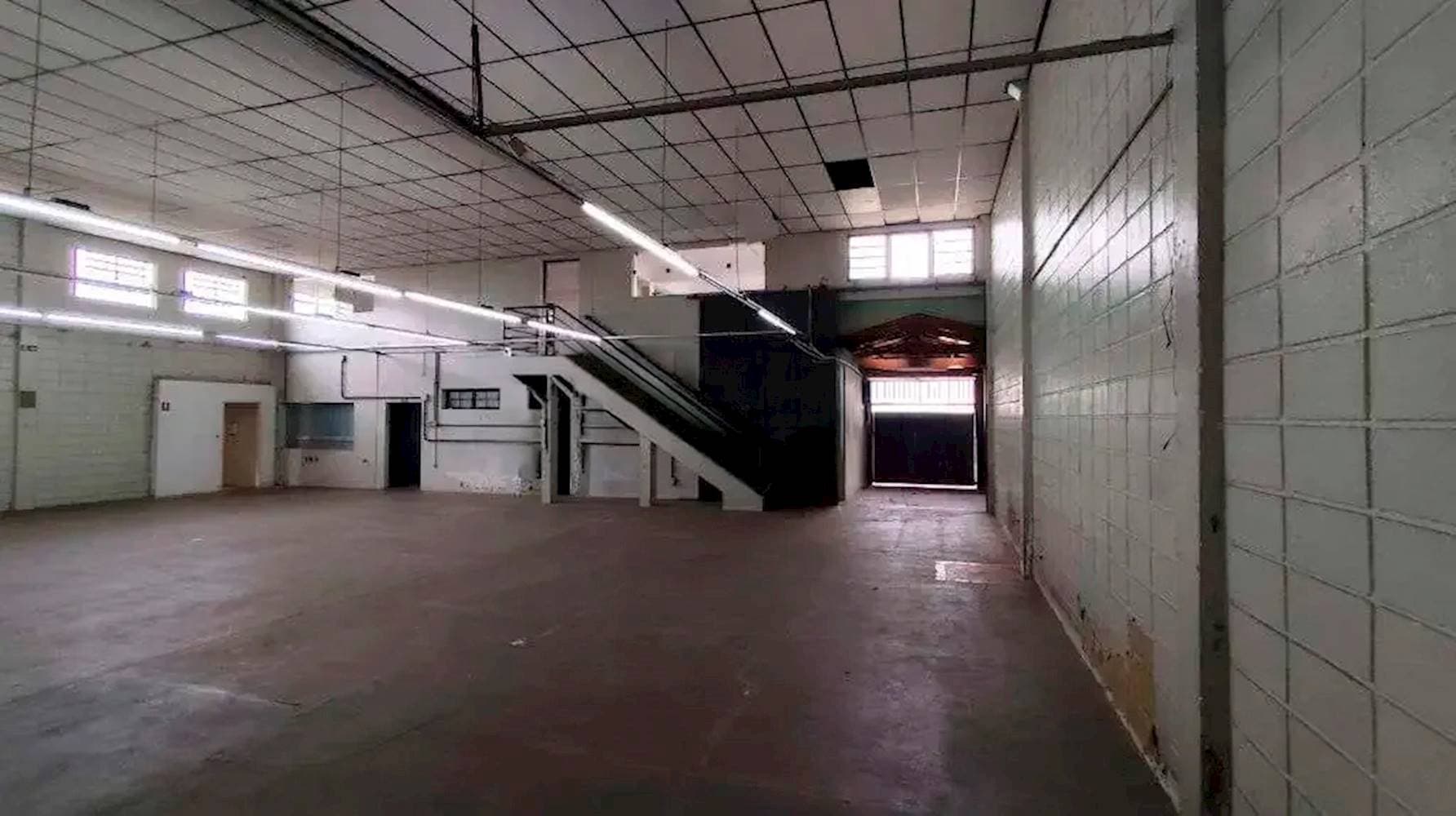 Foto 5 de 13: Comercial em leilão em São Carlos - SP — Galpão no Jardim Nova Santa Paula em São Carlos/SP