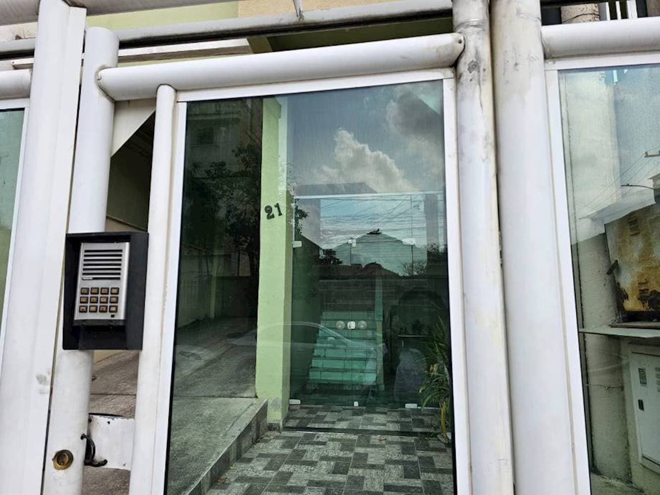 Foto 3 de 3: Comercial em leilão em Rio De Janeiro - RJ, bairro Cascadura — Loja em Cascadura - Rio De Janeiro/RJ