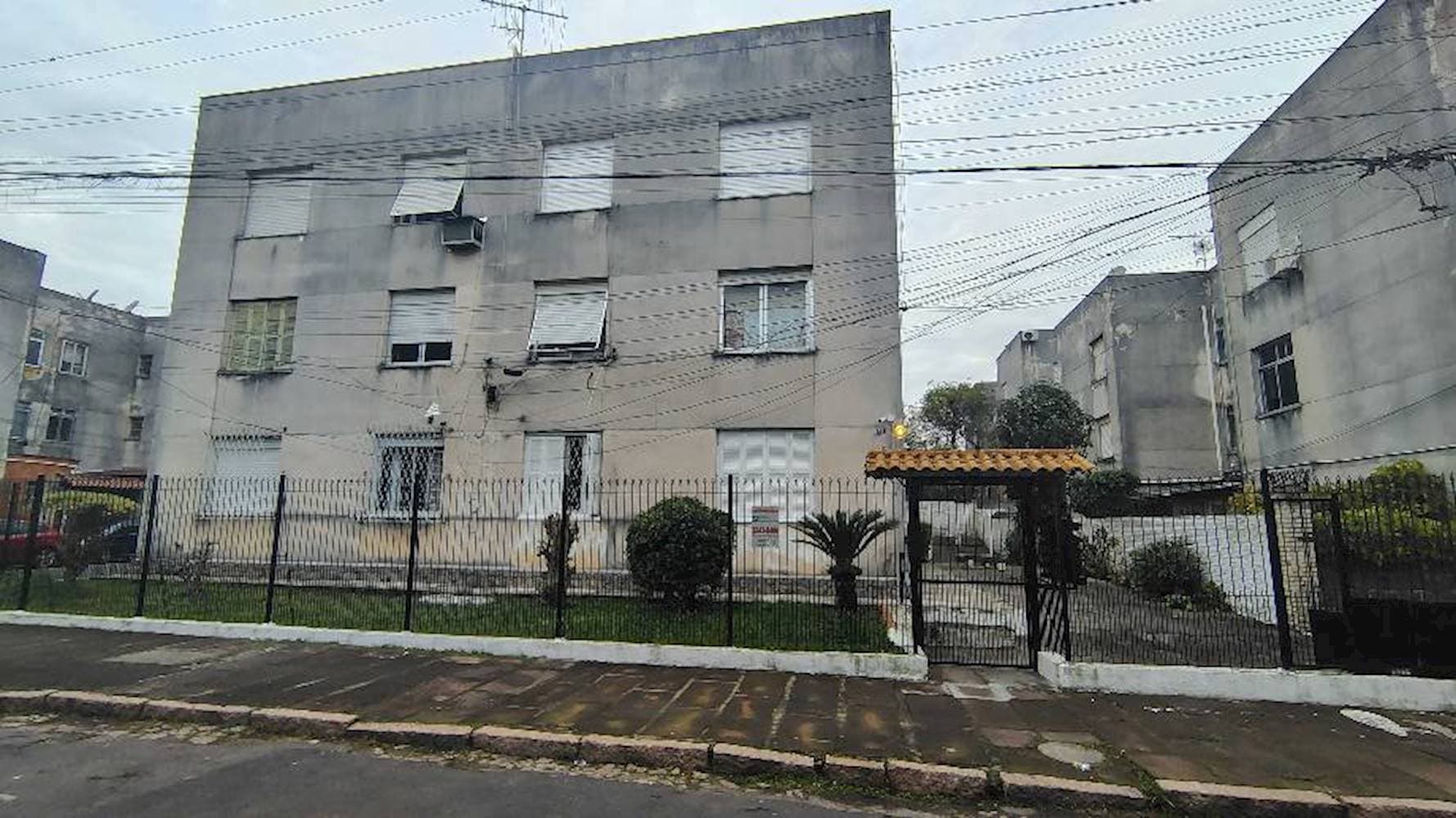 Foto 1 de 5: Apartamento em leilão em Porto Alegre - RS, bairro Cavalhada — Apartamento em Cavalhada - Porto Alegre/RS