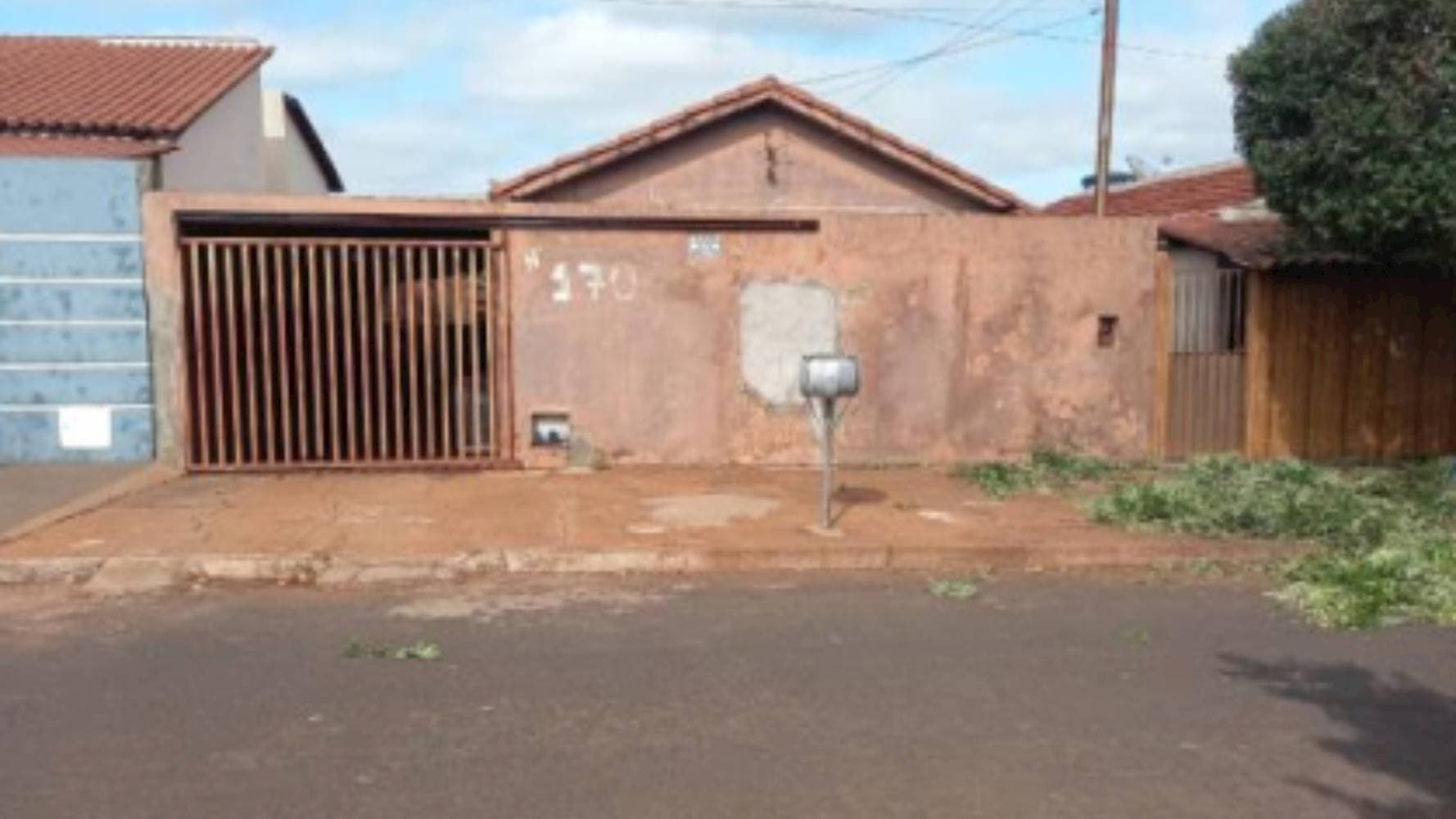 Foto 2 de 6: Casa em leilão em Quirinópolis - GO, bairro Municipal — Casa em Municipal - Quirinópolis/GO