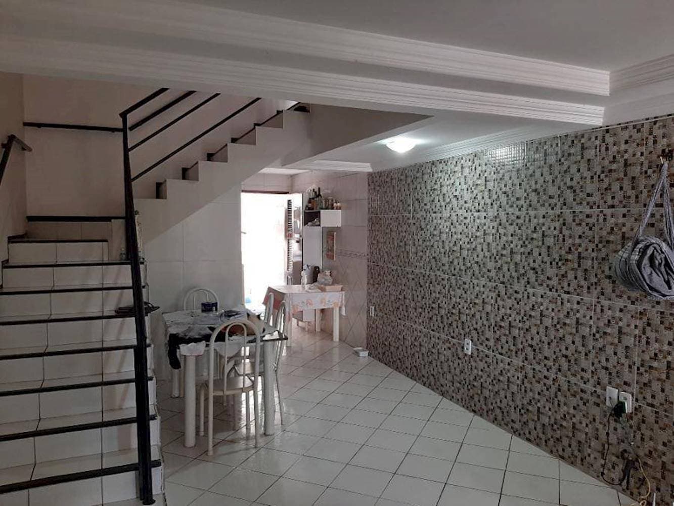 Foto 9 de 23: Casa em leilão em Fortaleza - CE, bairro Cidade Dos Funcionários — Casa em Cidade Dos Funcionários - Fortaleza/CE