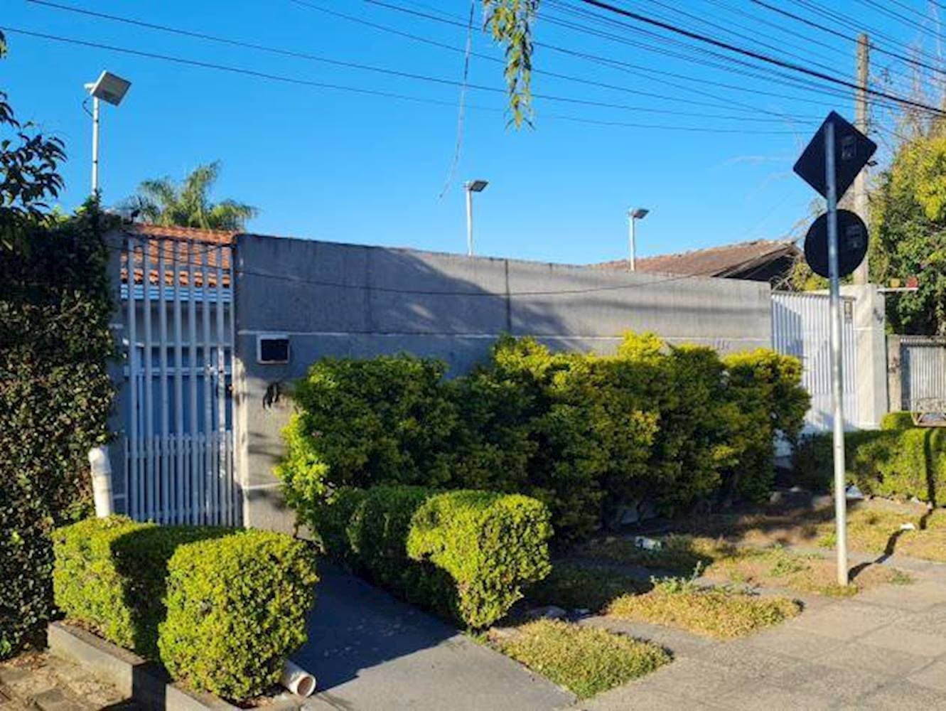 Foto 2 de 3: Casa em leilão em Curitiba - PR, bairro Alto — Casa em Alto - Curitiba/PR