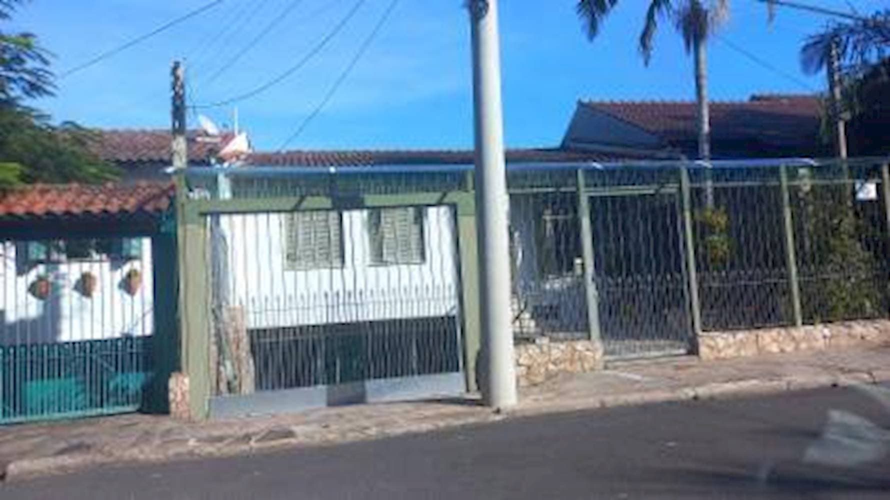 Foto 1 de 6: Casa em leilão em Porto Alegre - RS, bairro Jardim Itu Sabará — Casa no Jardim Itu Sabará em Porto Alegre/RS